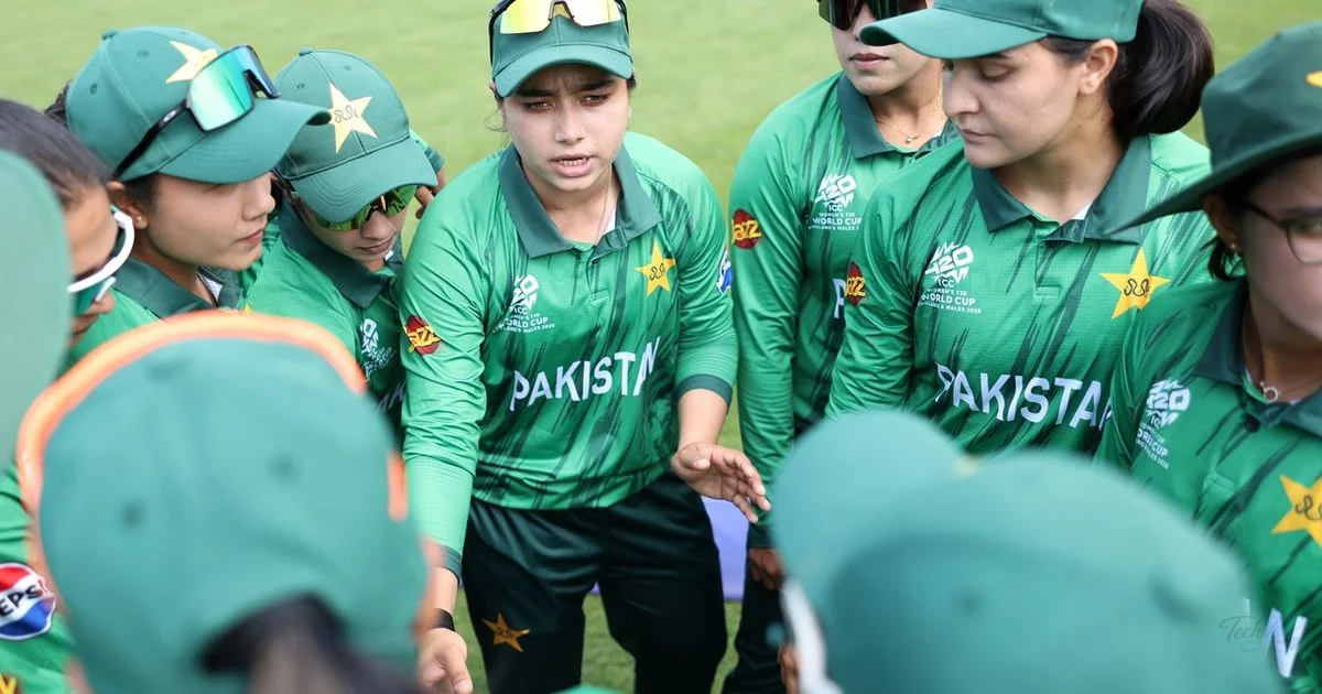 Pakistan bat in their Asia Cup campaign opener on slow pitch